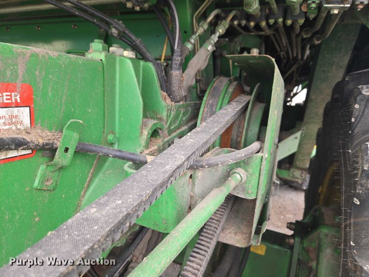 image for item YA2925 1994 John Deere 9600 RWA combine