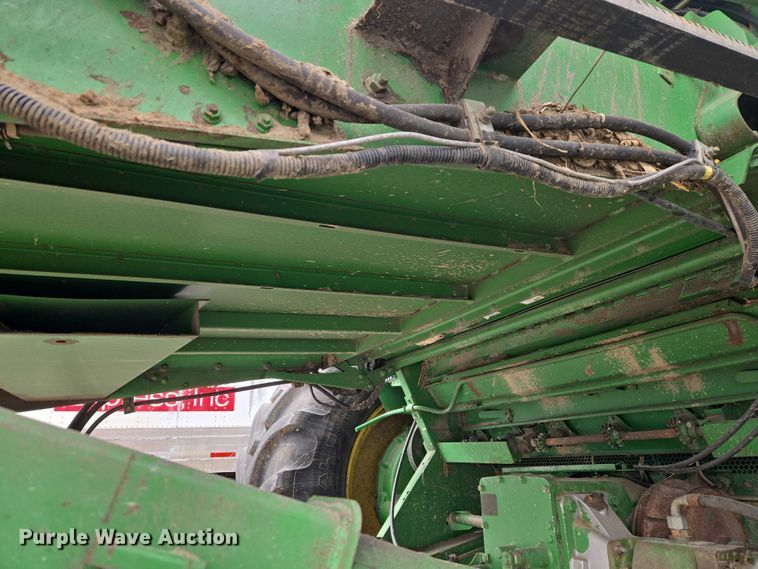image for item YA2925 1994 John Deere 9600 RWA combine