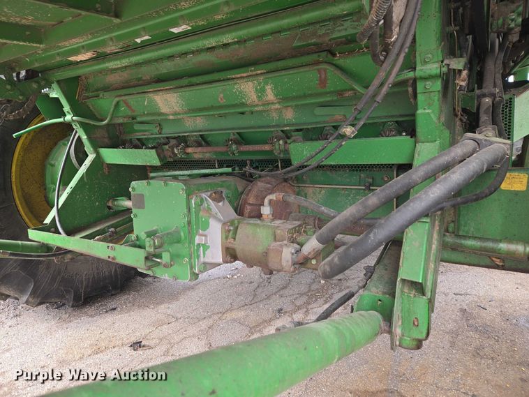 image for item YA2925 1994 John Deere 9600 RWA combine