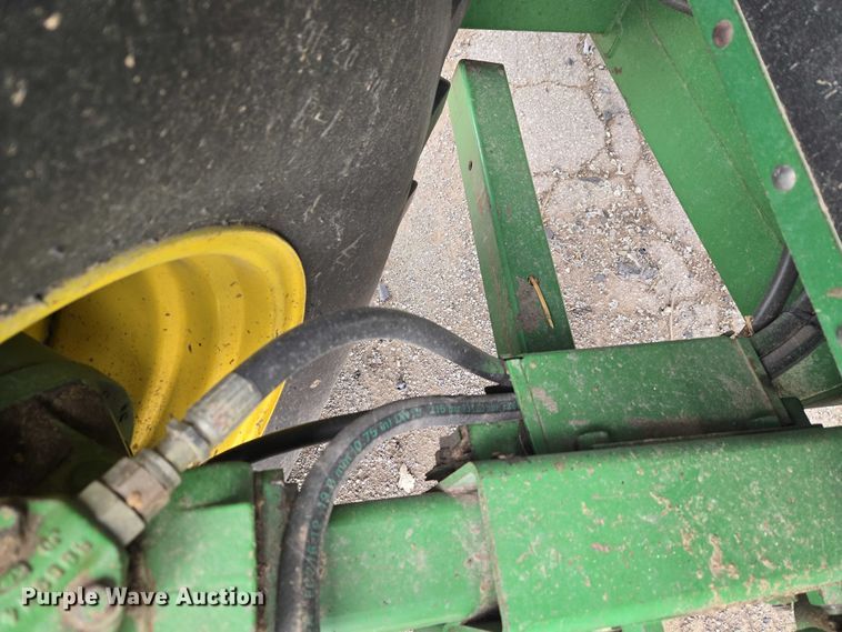 image for item YA2925 1994 John Deere 9600 RWA combine