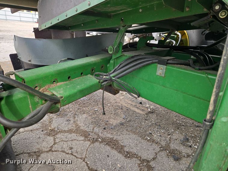 image for item YA2925 1994 John Deere 9600 RWA combine