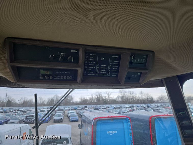 image for item YA2925 1994 John Deere 9600 RWA combine