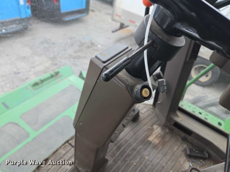 image for item YA2925 1994 John Deere 9600 RWA combine