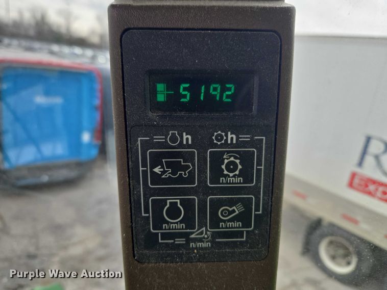 image for item YA2925 1994 John Deere 9600 RWA combine