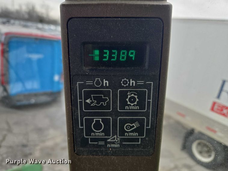 image for item YA2925 1994 John Deere 9600 RWA combine