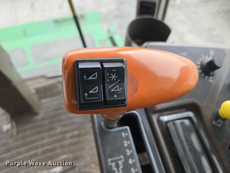 image for item YA2925 1994 John Deere 9600 RWA combine