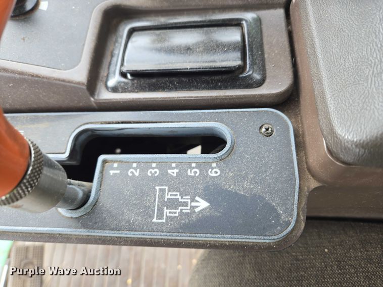 image for item YA2925 1994 John Deere 9600 RWA combine