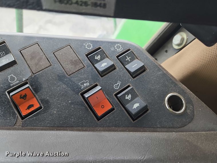 image for item YA2925 1994 John Deere 9600 RWA combine