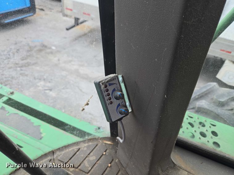 image for item YA2925 1994 John Deere 9600 RWA combine