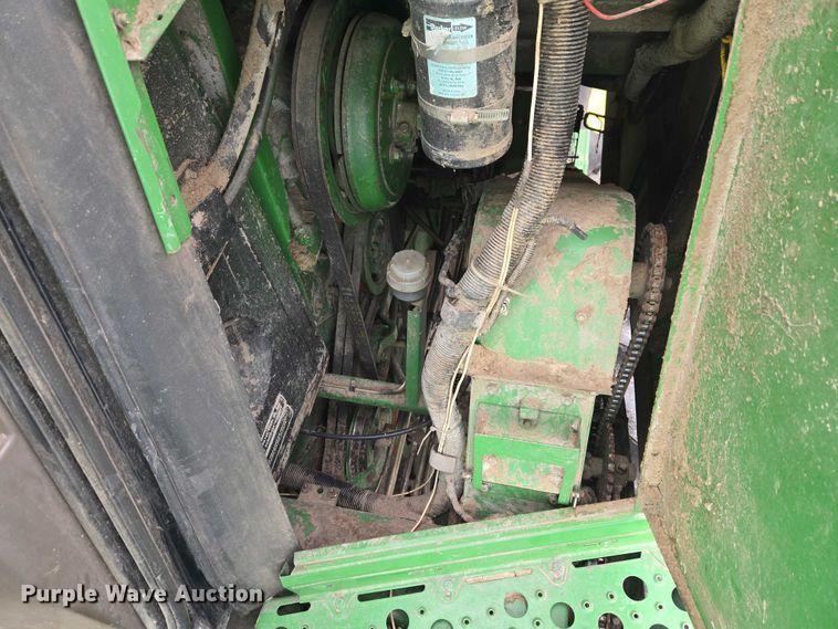 image for item YA2925 1994 John Deere 9600 RWA combine