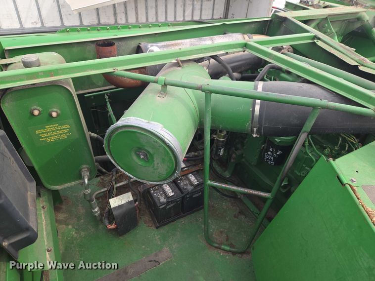 image for item YA2925 1994 John Deere 9600 RWA combine