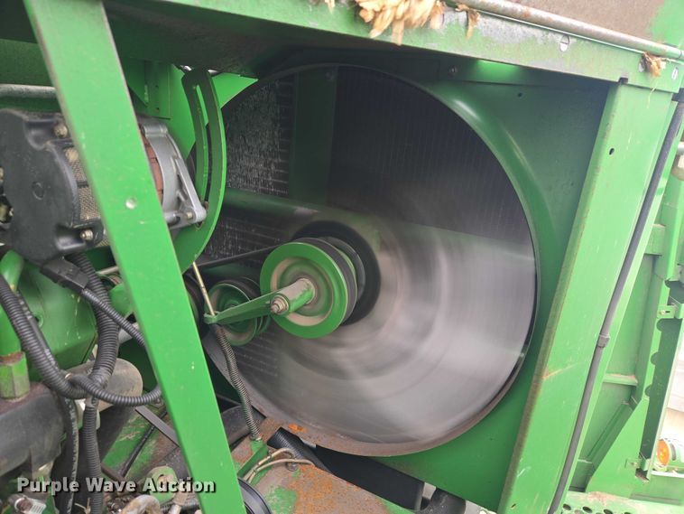 image for item YA2925 1994 John Deere 9600 RWA combine