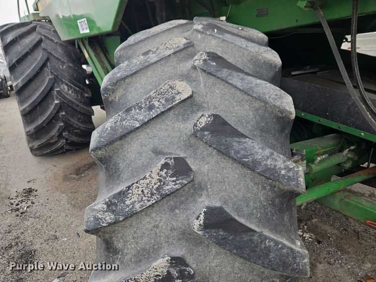 image for item YA2925 1994 John Deere 9600 RWA combine