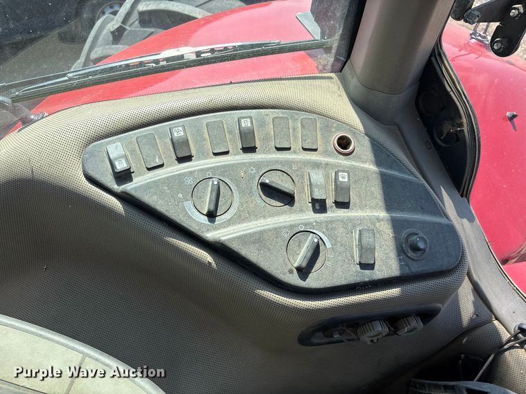 image for item YA2973 2016 Case IH Magnum 310 MFWD tractor