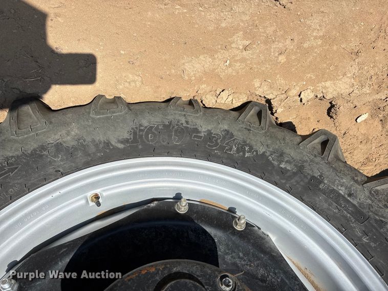 image for item YA2973 2016 Case IH Magnum 310 MFWD tractor