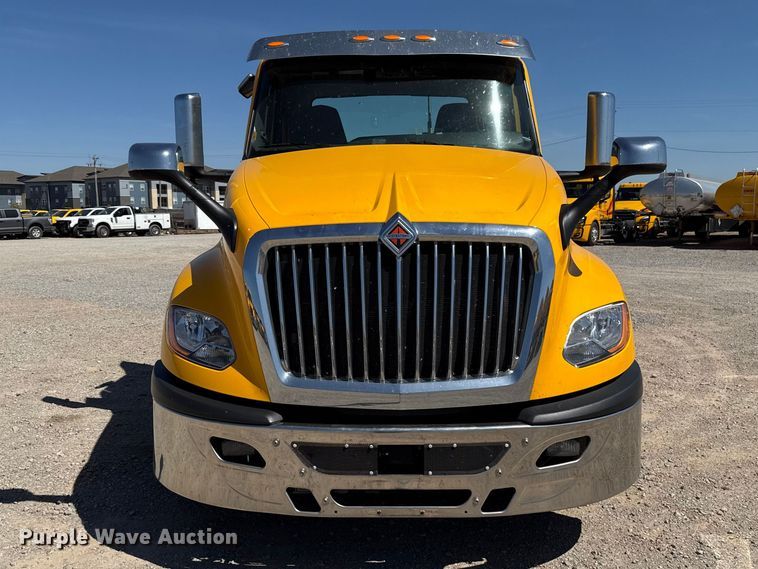 image for item DR1035 2021 International LT625 semi truck