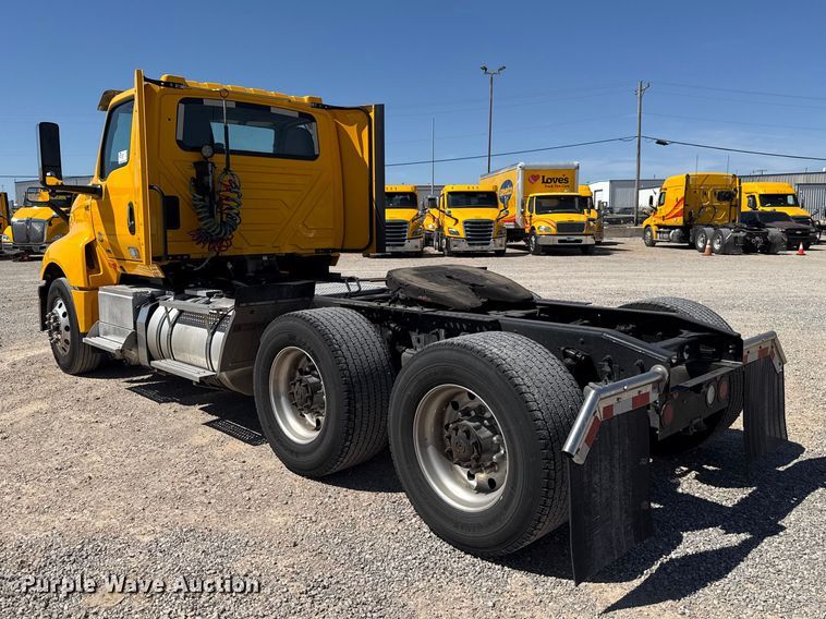 image for item DR1035 2021 International LT625 semi truck