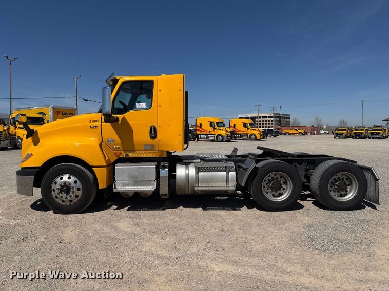 image for item DR1035 2021 International LT625 semi truck