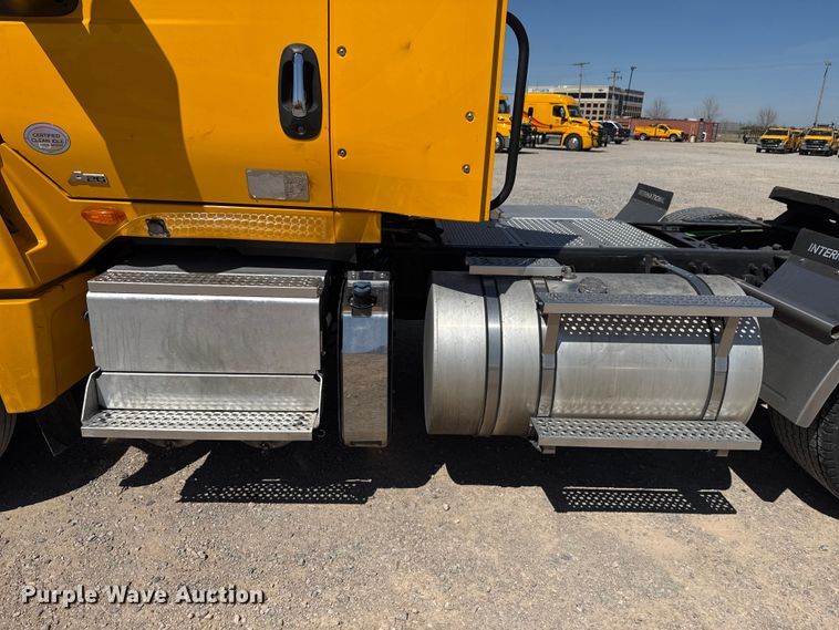 image for item DR1035 2021 International LT625 semi truck