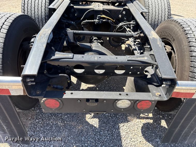 image for item DR1035 2021 International LT625 semi truck