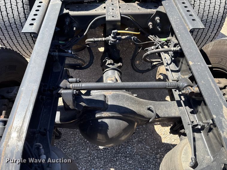 image for item DR1035 2021 International LT625 semi truck