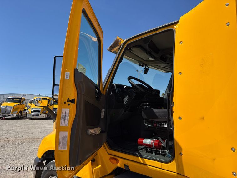 image for item DR1035 2021 International LT625 semi truck