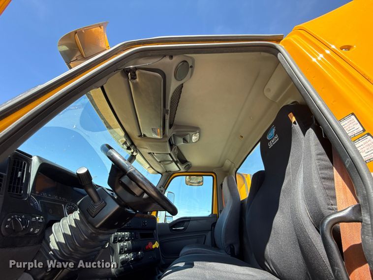 image for item DR1035 2021 International LT625 semi truck