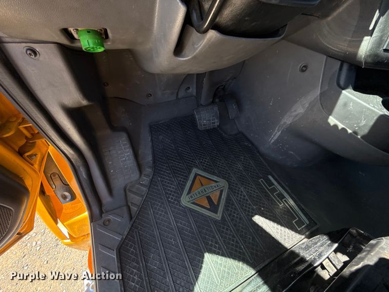 image for item DR1035 2021 International LT625 semi truck