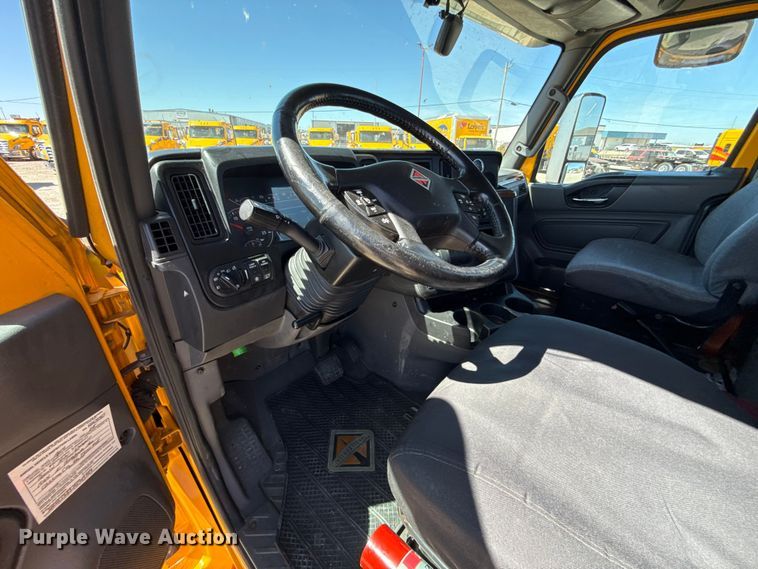 image for item DR1035 2021 International LT625 semi truck