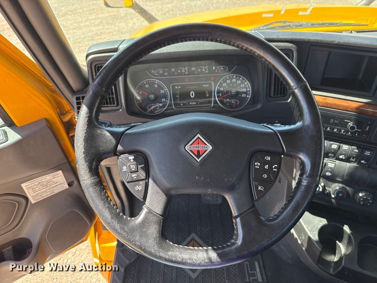 image for item DR1035 2021 International LT625 semi truck