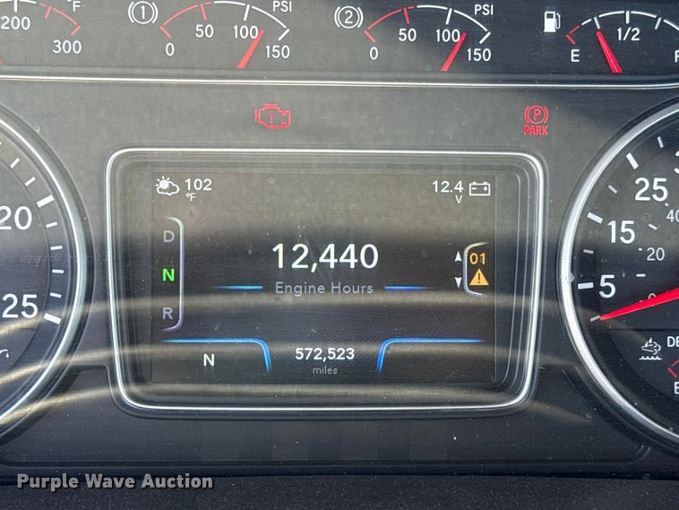 image for item DR1035 2021 International LT625 semi truck