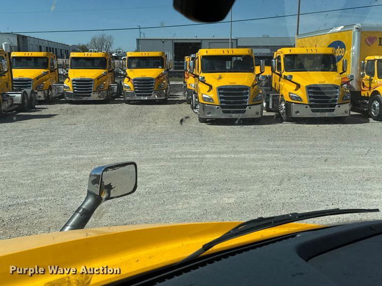 image for item DR1035 2021 International LT625 semi truck