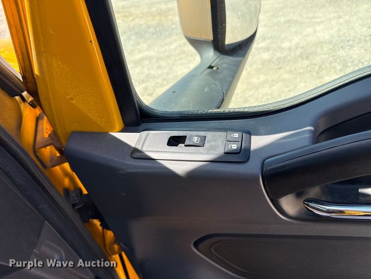 image for item DR1035 2021 International LT625 semi truck