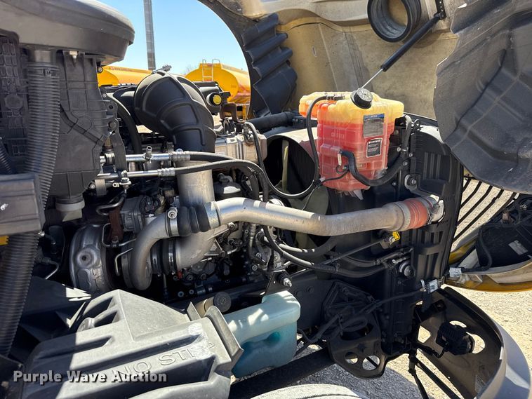 image for item DR1035 2021 International LT625 semi truck