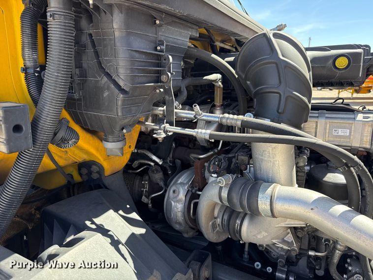 image for item DR1035 2021 International LT625 semi truck