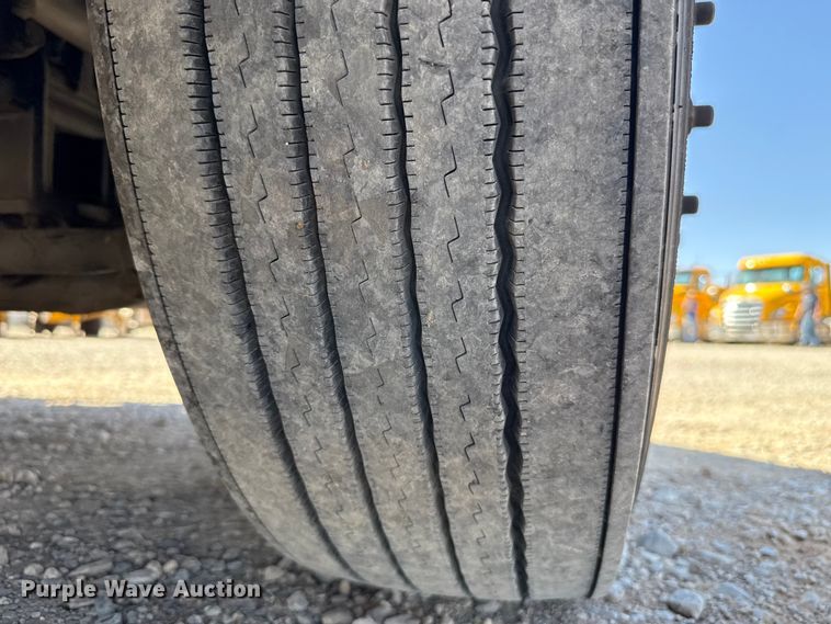 image for item DR1035 2021 International LT625 semi truck