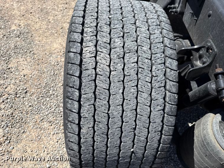 image for item DR1035 2021 International LT625 semi truck