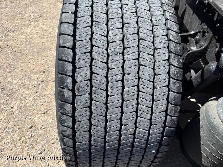 image for item DR1035 2021 International LT625 semi truck