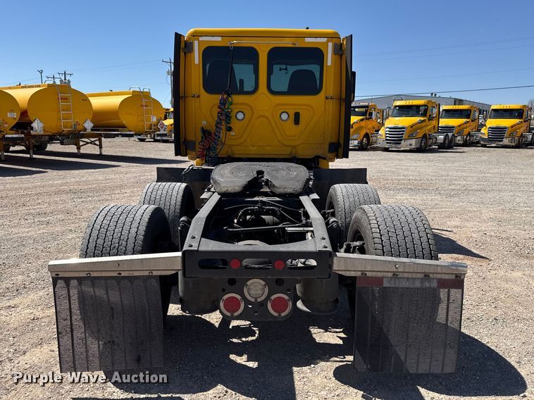 image for item DR1036 2021 Freightliner Cascadia 126 semi truck