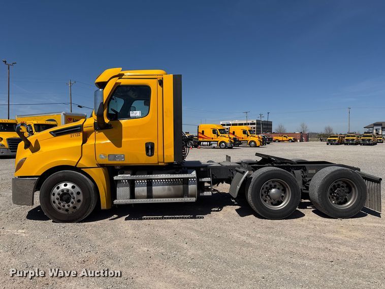 image for item DR1036 2021 Freightliner Cascadia 126 semi truck