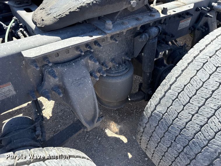 image for item DR1036 2021 Freightliner Cascadia 126 semi truck