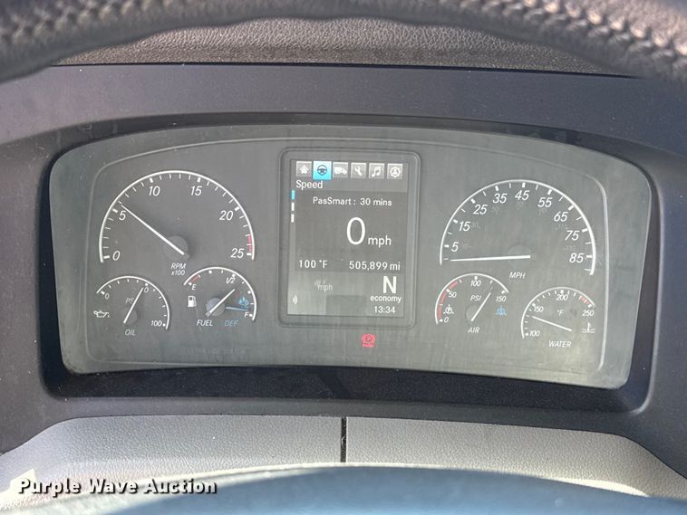 image for item DR1036 2021 Freightliner Cascadia 126 semi truck