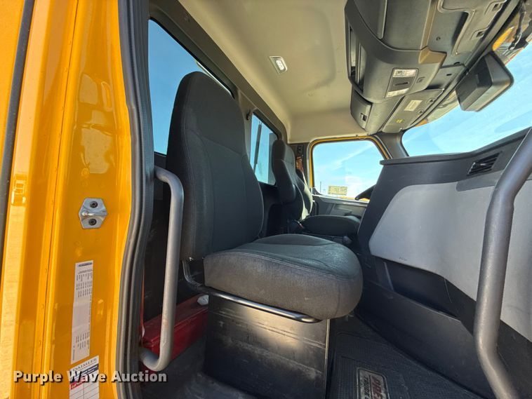 image for item DR1036 2021 Freightliner Cascadia 126 semi truck