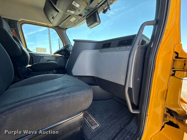 image for item DR1036 2021 Freightliner Cascadia 126 semi truck