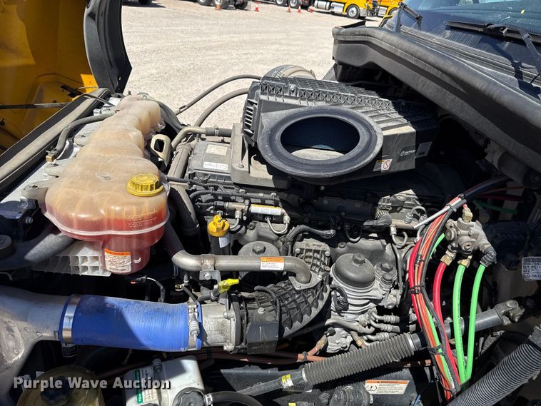 image for item DR1036 2021 Freightliner Cascadia 126 semi truck