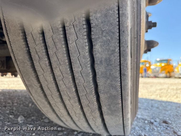 image for item DR1036 2021 Freightliner Cascadia 126 semi truck