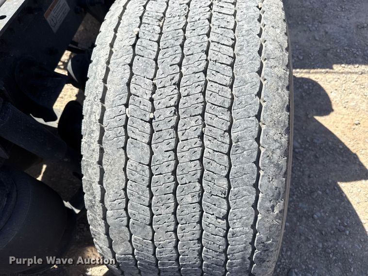 image for item DR1036 2021 Freightliner Cascadia 126 semi truck