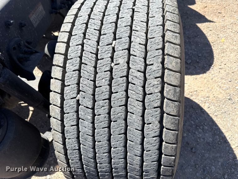 image for item DR1036 2021 Freightliner Cascadia 126 semi truck