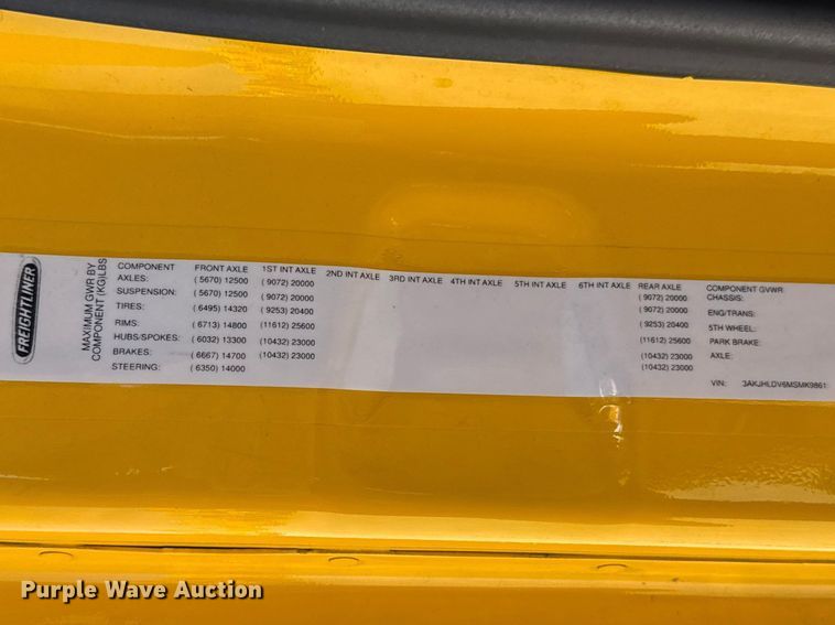 image for item DR1036 2021 Freightliner Cascadia 126 semi truck