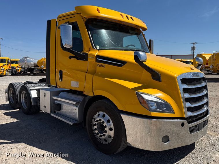 image for item DR1037 2022 Freightliner Cascadia 126 semi truck